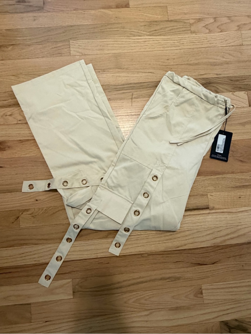 PrettyLittleThing Cream Wide Leg Cargo Pants